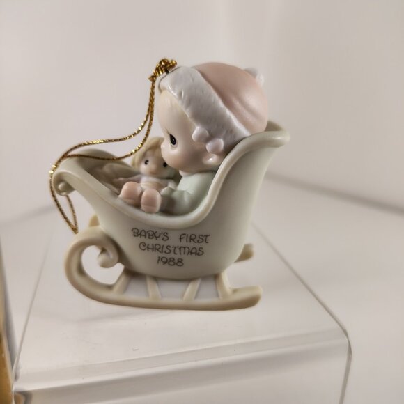 Precious Moments 1988 Baby’s First Christmas Bear Sleigh Ornament Enesco 115282 - Picture 5 of 9